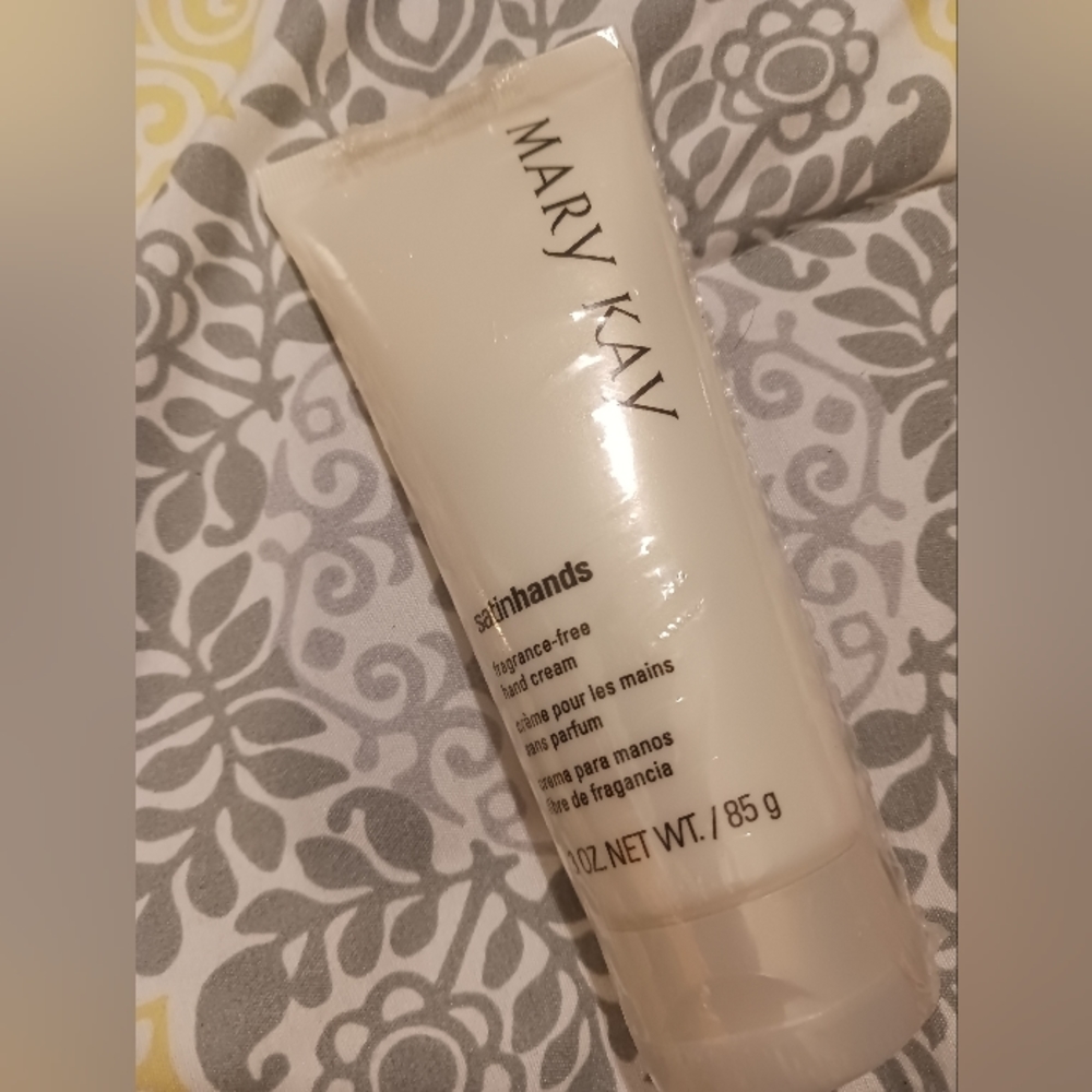 NEW! MARY KAY SATIN HANDS HAND CREAM 3oz